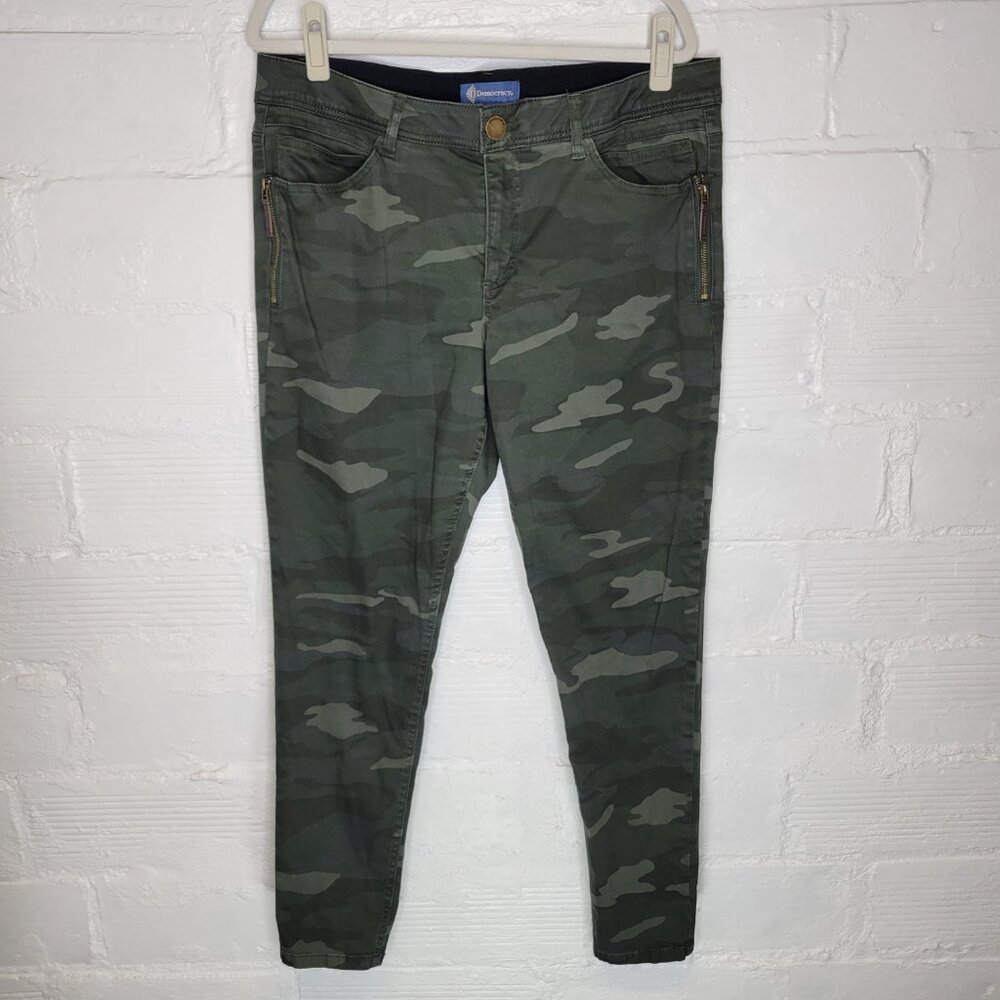 Democracy Olive Green Camo Skinny Pants